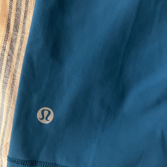 Lululemon - Picture 2 of 5